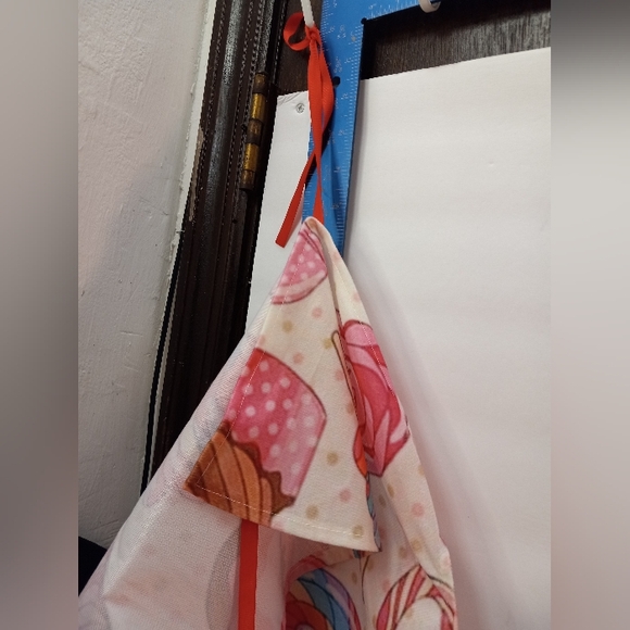 Handmade Fabric Pattern Sweets Christmas Holidays White 14 1/2 x 9 Tree Skirt - Picture 5 of 8